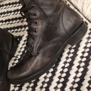 Frye Veronica combat